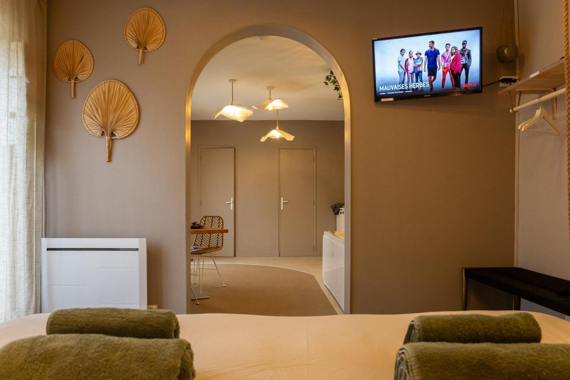 Love Room Suite Bali - Auray En Bretagne Brech Exteriér fotografie
