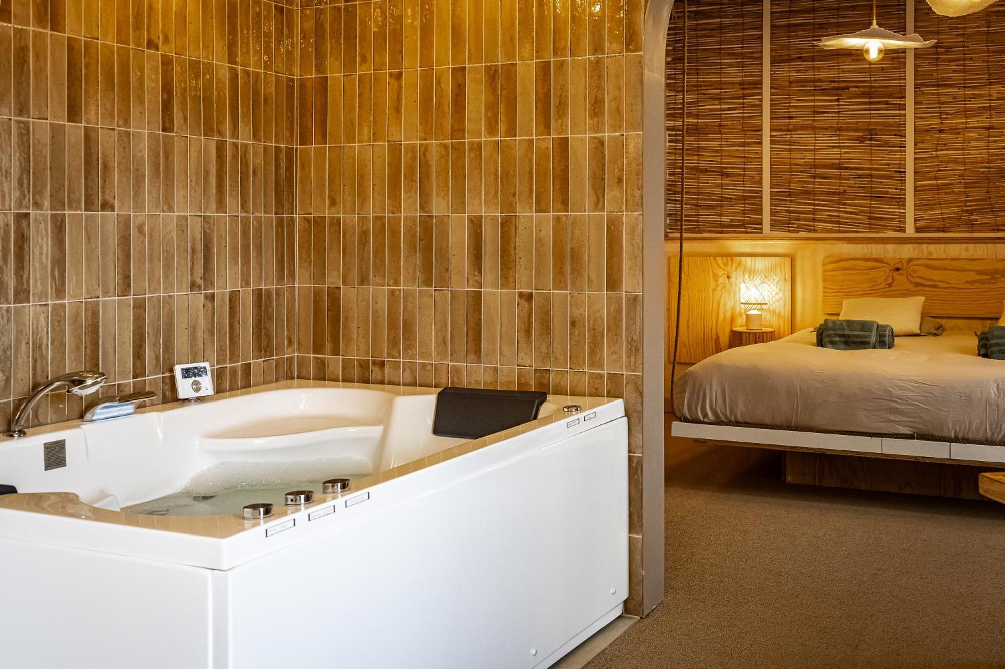 Love Room Suite Bali - Auray En Bretagne Brech Exteriér fotografie