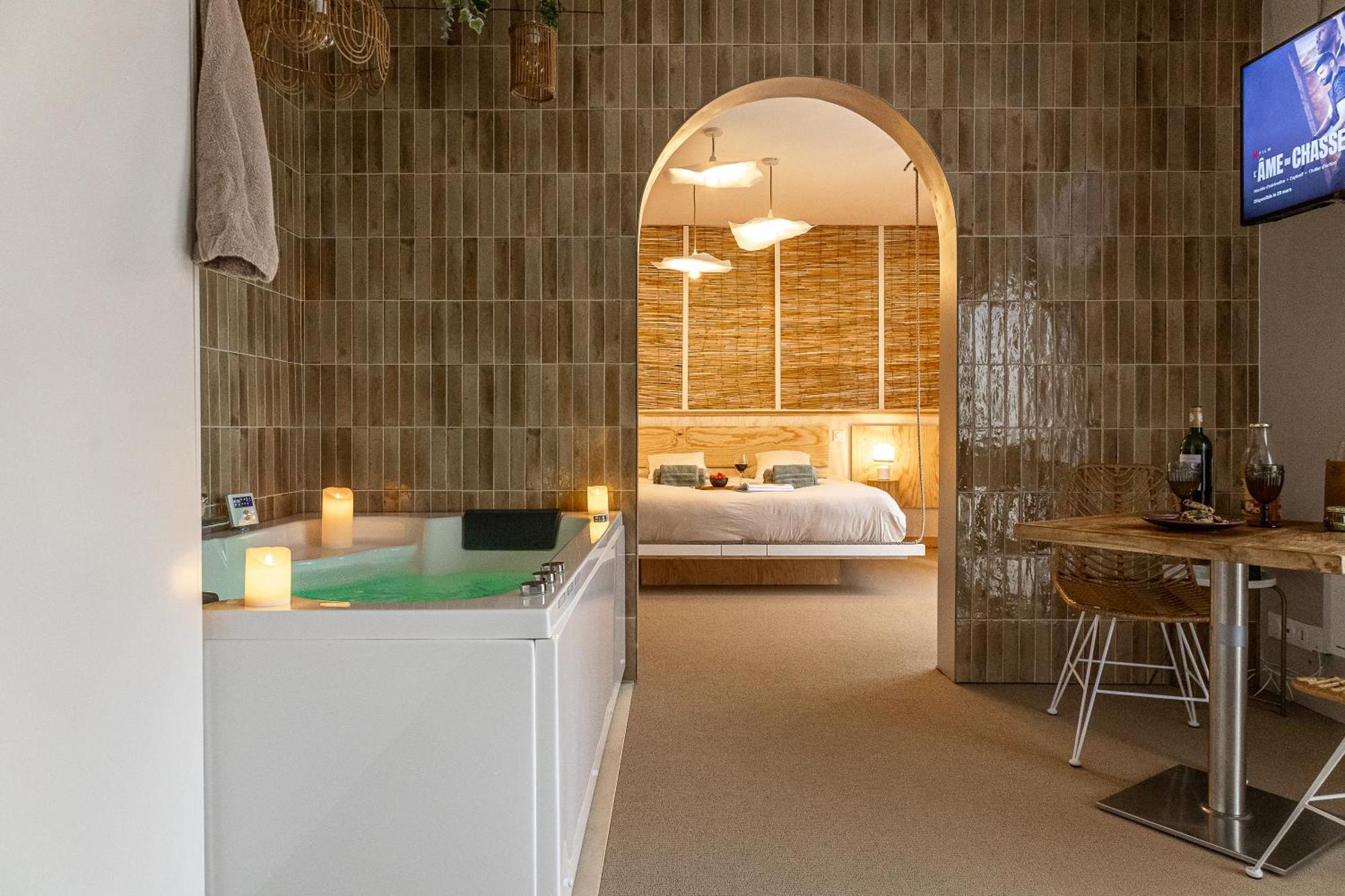 Love Room Suite Bali - Auray En Bretagne Brech Exteriér fotografie
